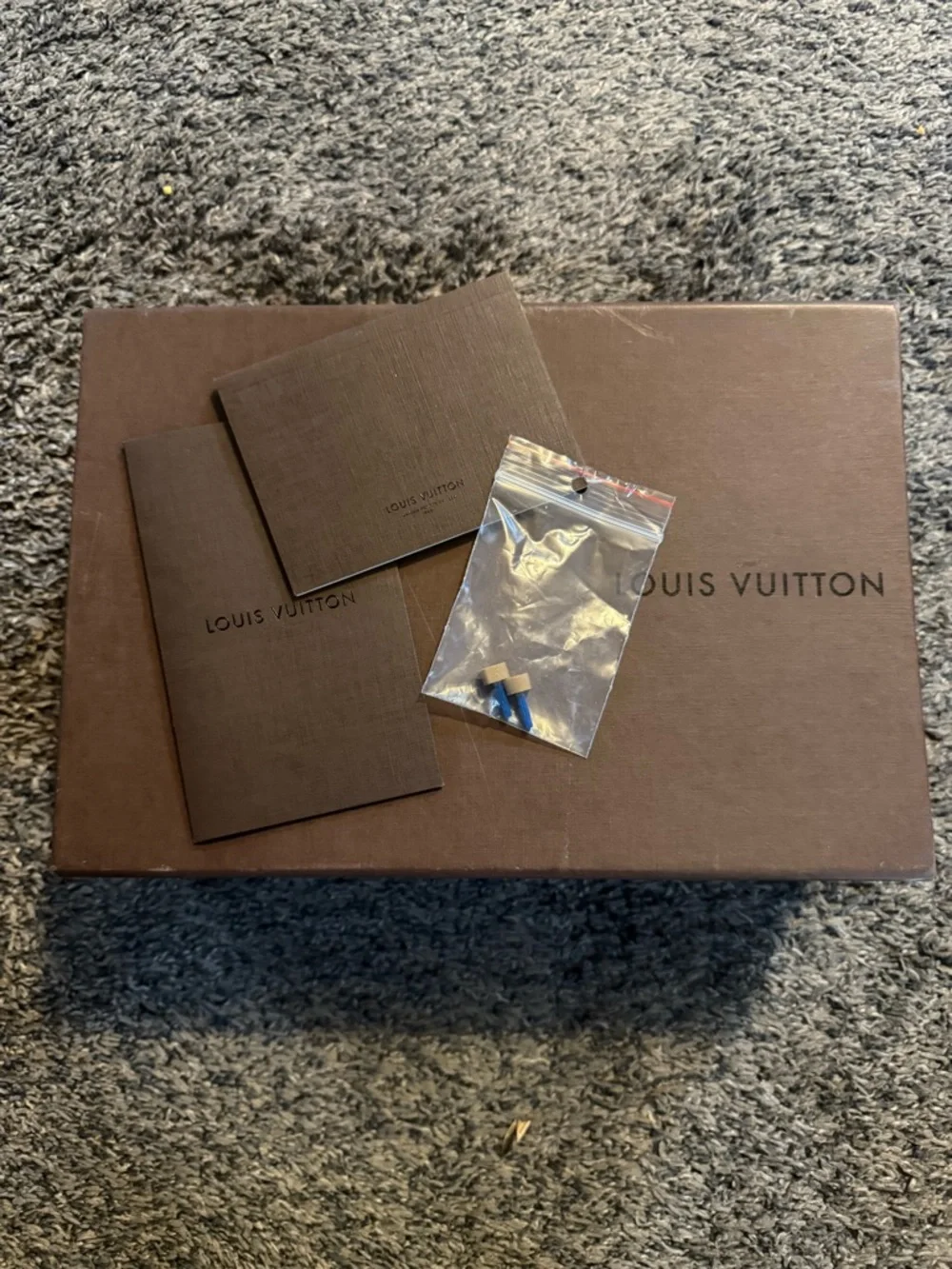 Louis Vuitton - Picture 4 of 4